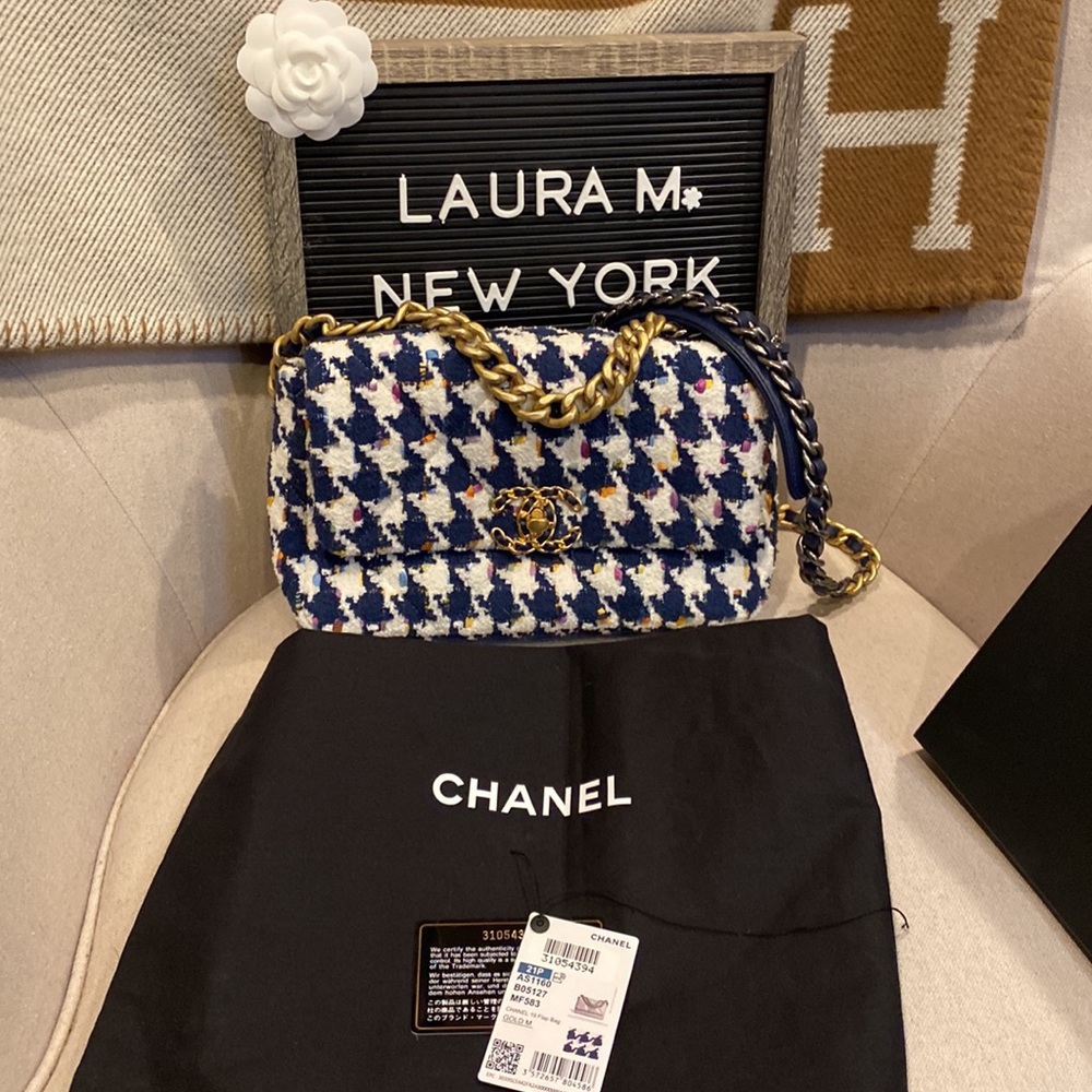 CHANEL Navy White Multicolor Houndstooth Tweed Shoulder Bag with Gold Hardware - Picture 2 of 15